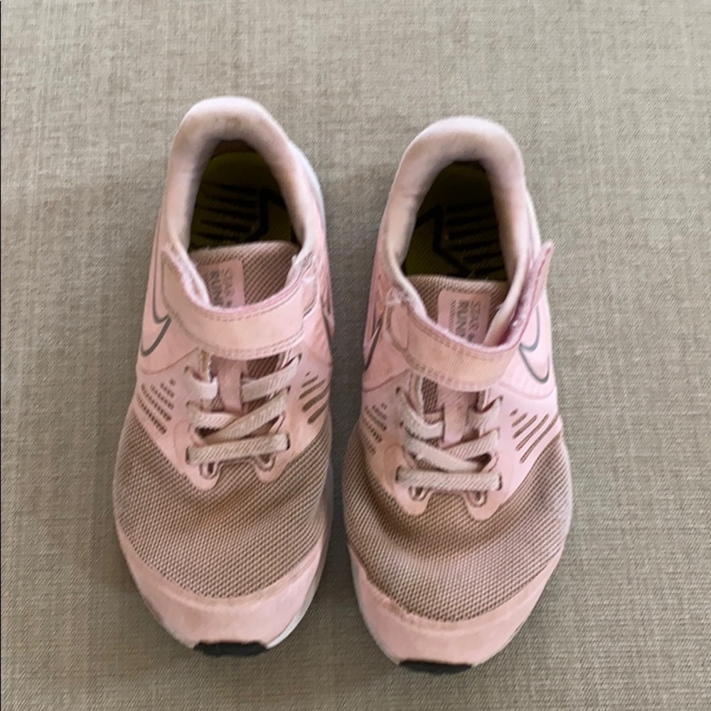 Nike tennis shoes